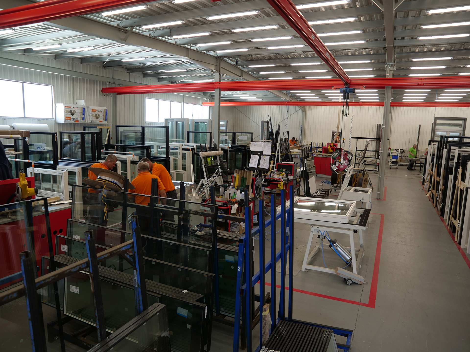DUDEK GROUPProducent okien, drzwi<br>i dźwigarów drewnianych I-beams